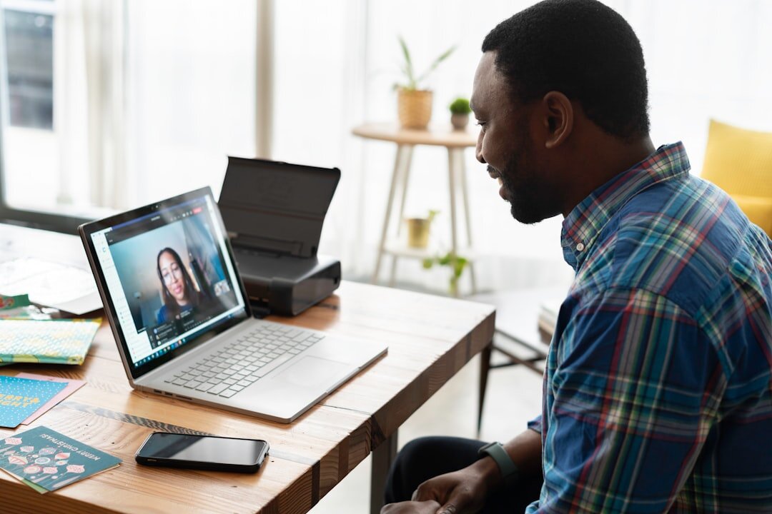 student taking online course